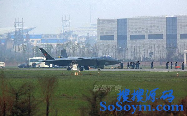 　　从2011年1月11日开始，我国第五代战机歼-20开始第一次试飞，到2011年12月15日短短不到一年的时间，歼20已经进行了62次试飞。本组图片是由网友拍摄的歼-2012月15日试飞的精彩图片。